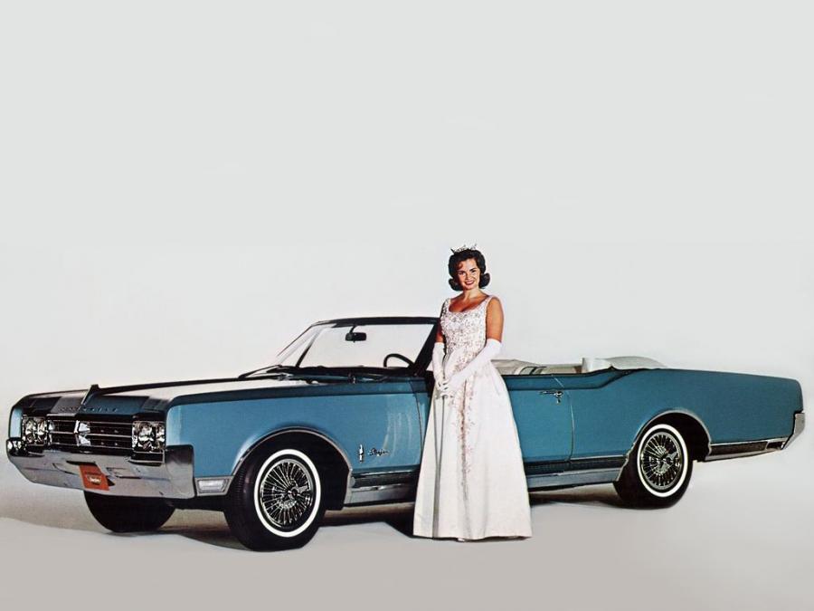 Oldsmobile Starfire Convertible 1965 года  (фото 1 из 1)